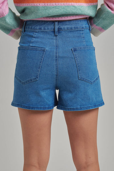 HIGH RISE WIDE LEG DENIM SHORTS WITH SCALLOPED FRONT SEAM: LIGHT WASH / S-M-L(2-2-2)