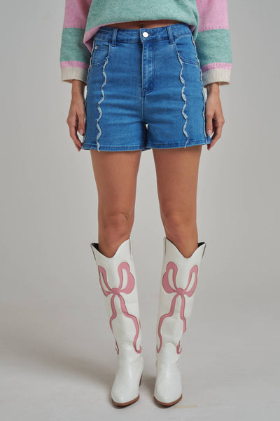 HIGH RISE WIDE LEG DENIM SHORTS WITH SCALLOPED FRONT SEAM: LIGHT WASH / S-M-L(2-2-2)