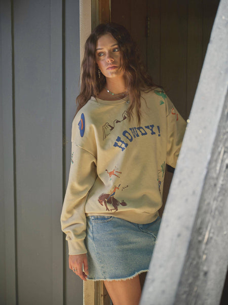 Western Vintage-inspired Graphic Howdy Sweatshirt