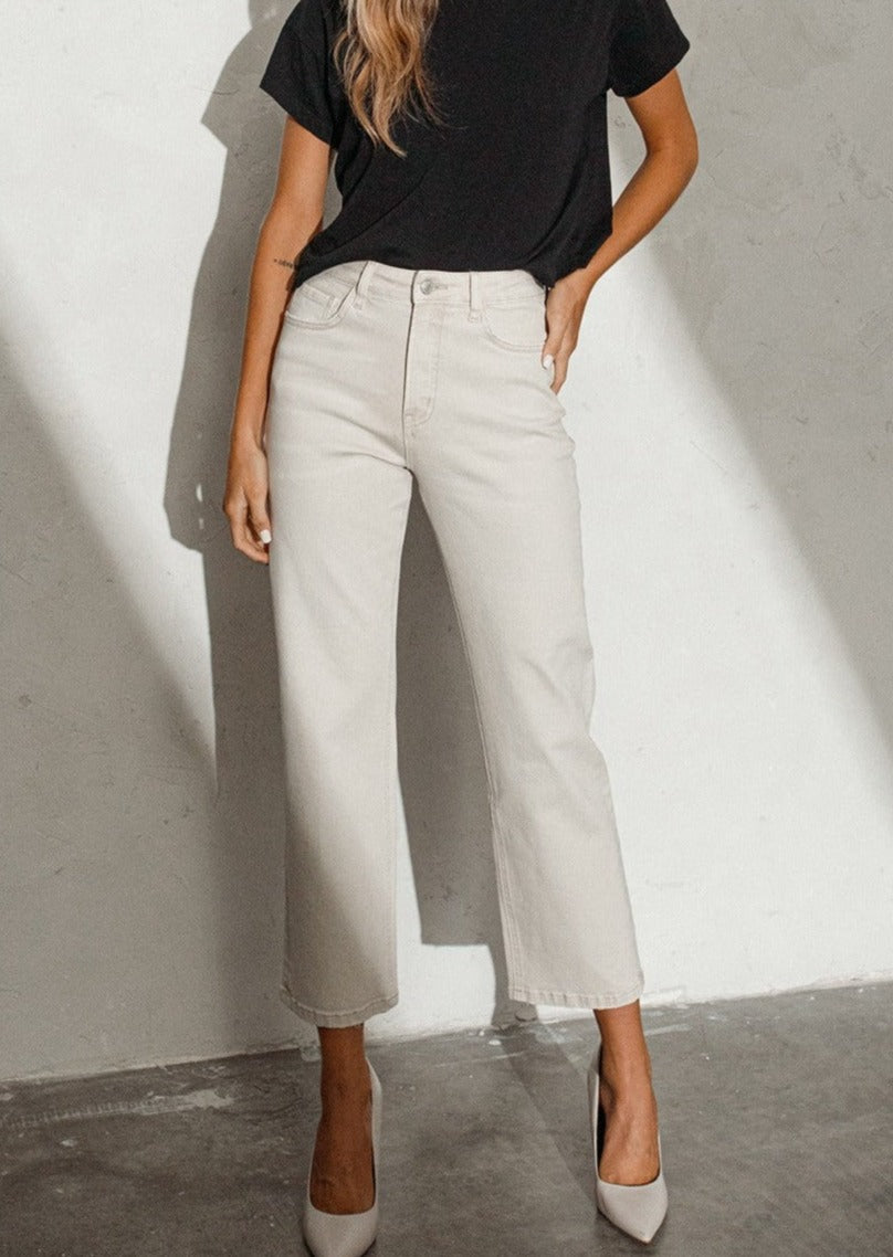 High-waisted 90's Vintage Straight Relaxed Leg Jeans